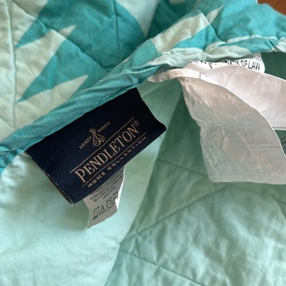 Pendleton throw - Picture 3 of 4